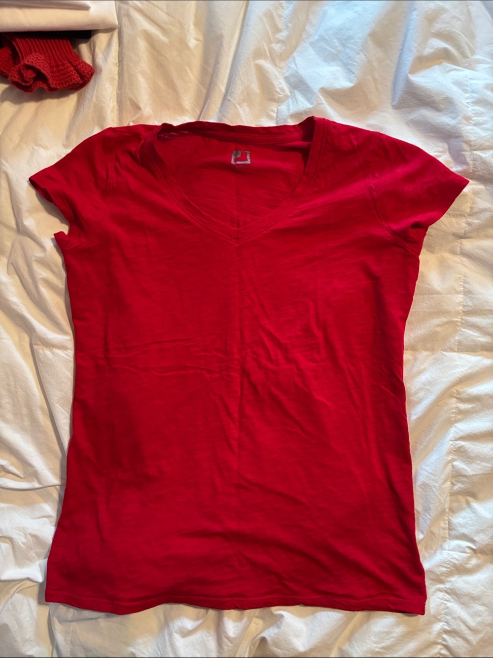 jcpenney Women's Red V-Neck Short Sleeve Tee